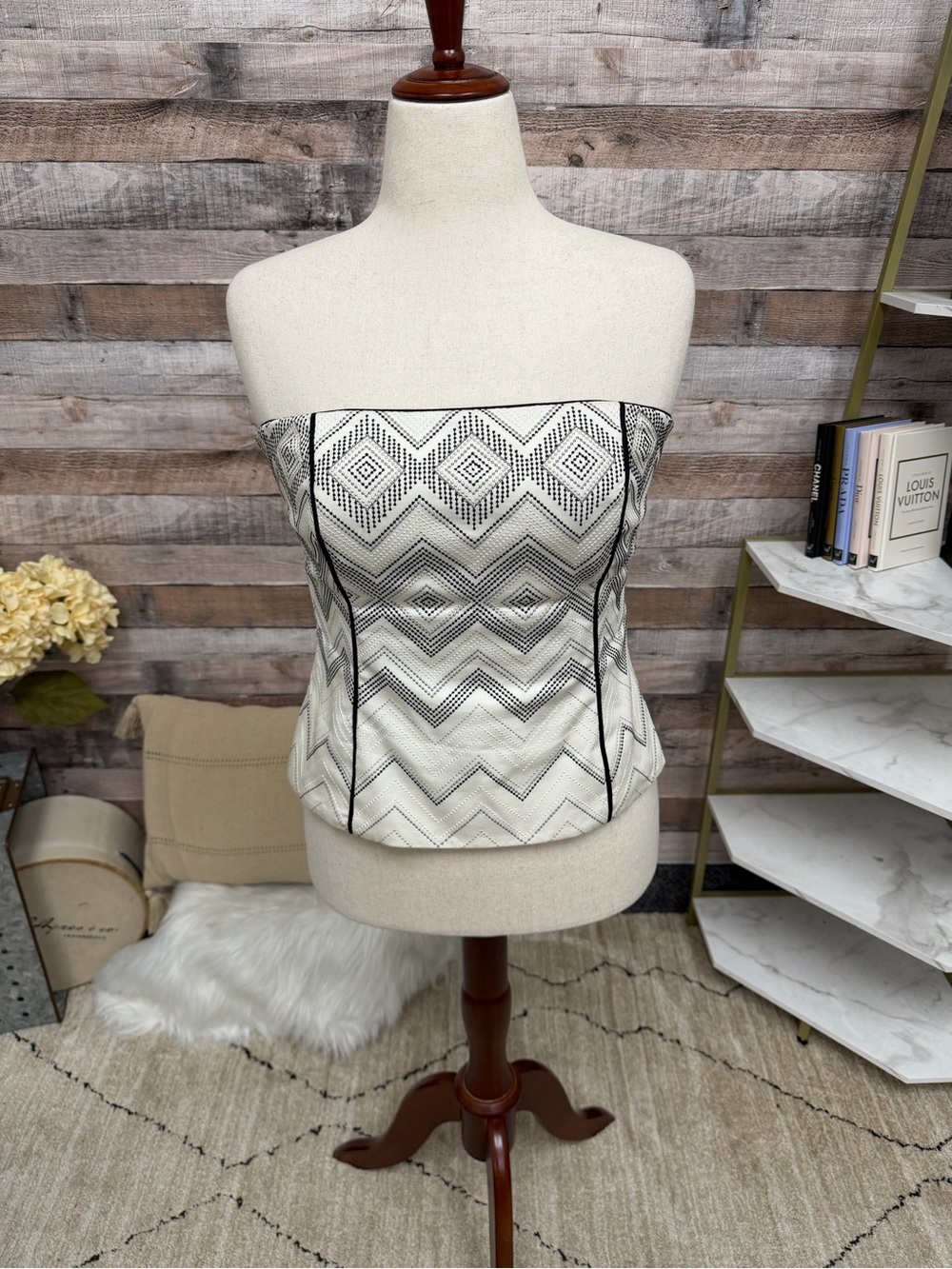 White House Black Market Textured Knit Sleeveless Top